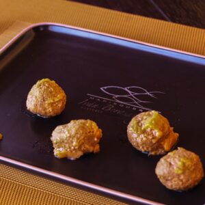 Noir Dish